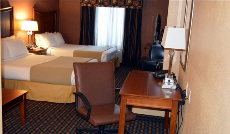 Holiday Inn Express & Suites Suffolk An IHG Hotel