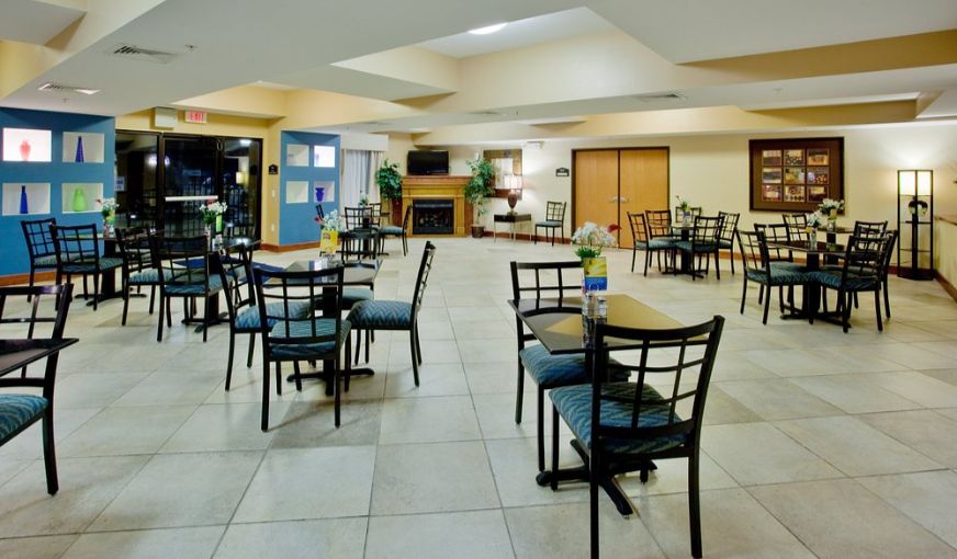 Holiday Inn Express & Suites Suffolk An IHG Hotel, photo 8