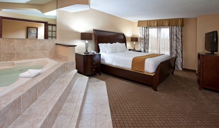 Holiday Inn Express & Suites Wadsworth, an IHG Hotel