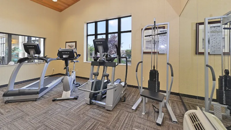 Holiday Inn Express & Suites Gillette, an IHG Hotel, room with private jacuzzi, photo 6