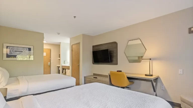 Holiday Inn Express & Suites Torrington, an IHG Hotel