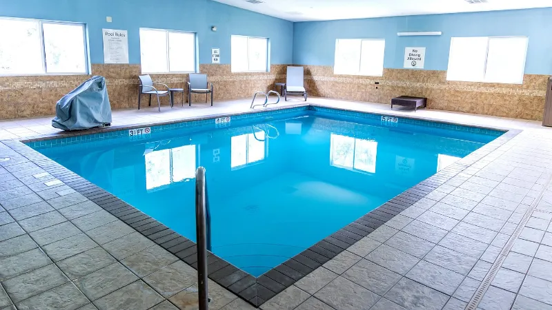 Holiday Inn Express & Suites Torrington, an IHG Hotel, room with private jacuzzi, photo 7
