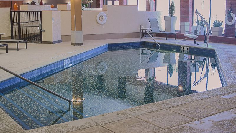 Holiday Inn Riverton-Convention Center, an IHG Hotel, room with private jacuzzi, photo 6