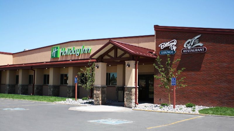 Holiday Inn Riverton-Convention Center, an IHG Hotel, room with private jacuzzi, photo 7