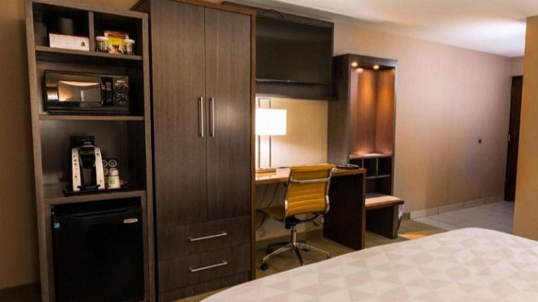 Holiday Inn Chicago SW-Countryside Confctr, an IHG Hotel