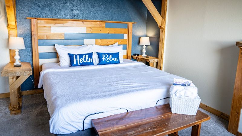 Homer Inn & Spa, room with private jacuzzi, photo 3