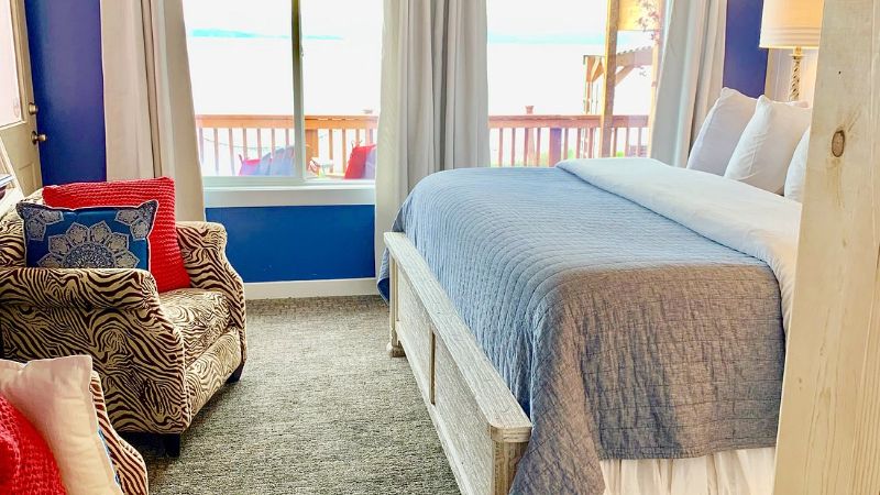 Ocean House Inn, room with private jacuzzi, photo 2