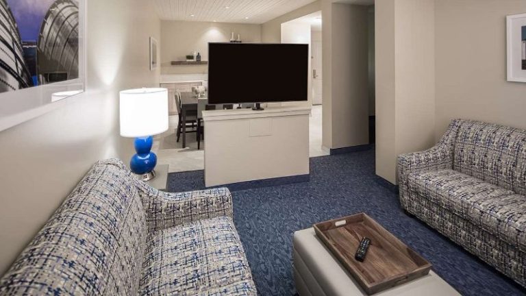 Hotel Renovo Des Moines Urbandale, Tapestry Collection By Hilton