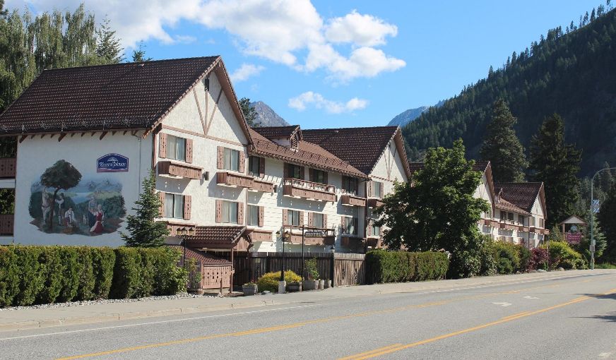 Howard Johnson by Wyndham Leavenworth, room with private jacuzzi, photo 6