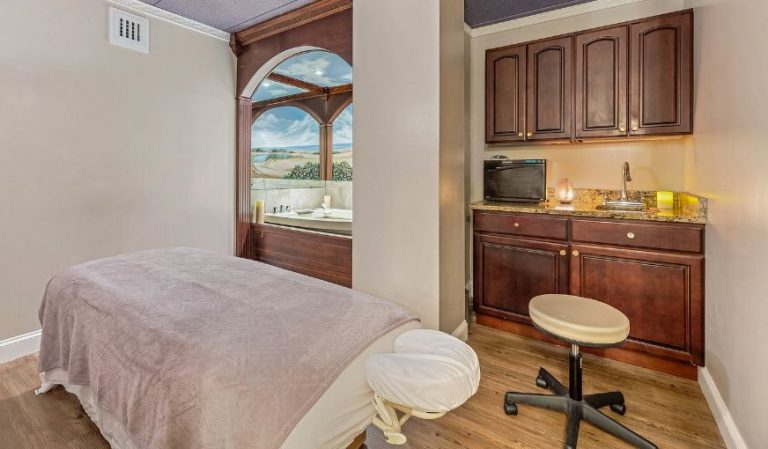 John Carver Inn & Spa