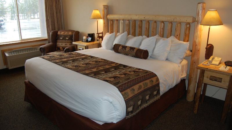 Kelly Inn-West Yellowstone, room with private jacuzzi, photo 2