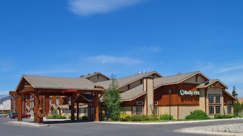 Kelly Inn-West Yellowstone, room with private jacuzzi, photo 7