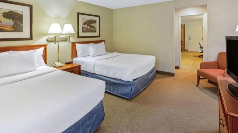 La Quinta Inn & Suites by Wyndham Appleton College Avenue