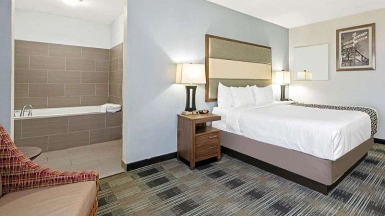 La Quinta Inn & Suites by Wyndham Guthrie