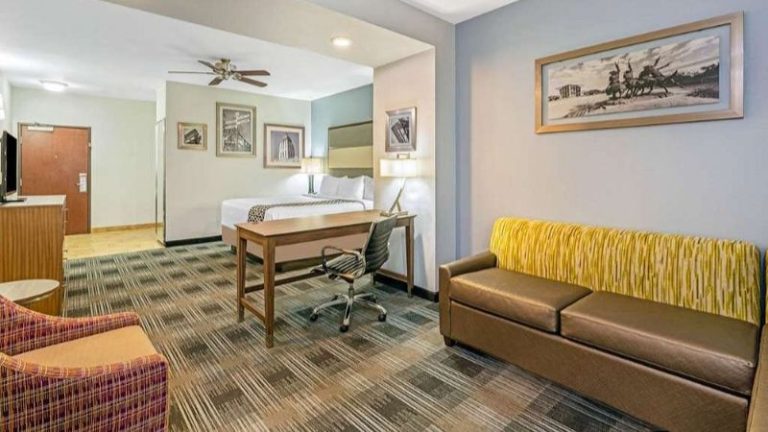 La Quinta Inn & Suites by Wyndham Guthrie