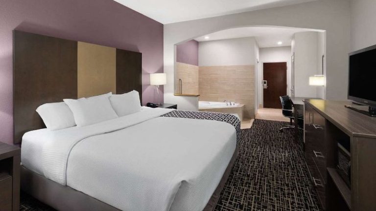 La Quinta Inn & Suites by Wyndham Snellville-Stone Mountain