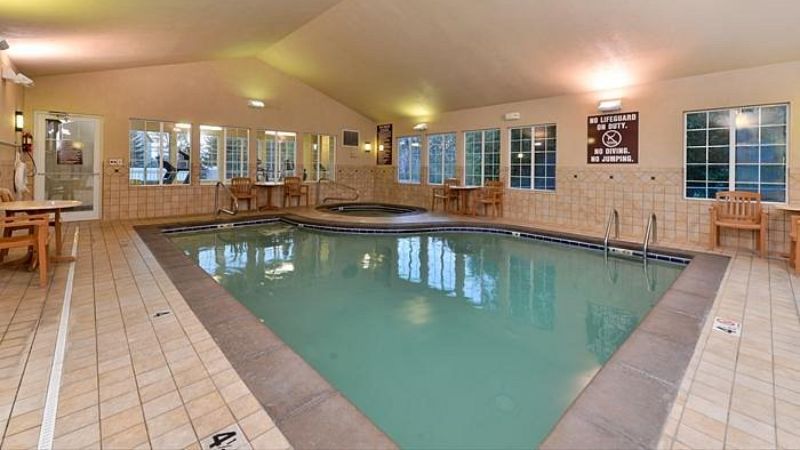 La Quinta Inn by Wyndham Missoula, room with private jacuzzi, photo 6