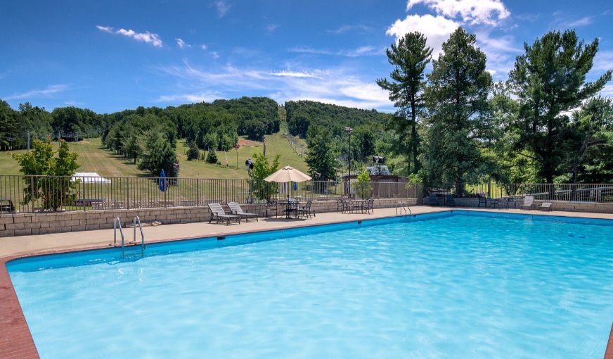 Liberty Mountain Resort, room with private jacuzzi, photo 7