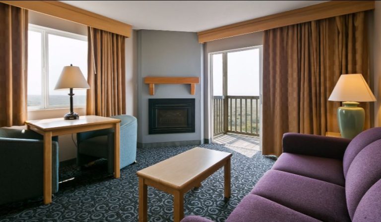 Lighthouse Suites Inn