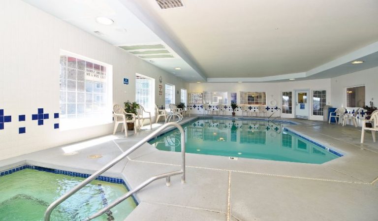 Lighthouse Suites Inn
