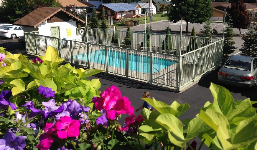 Linderhof Inn, room with private jacuzzi, photo 7
