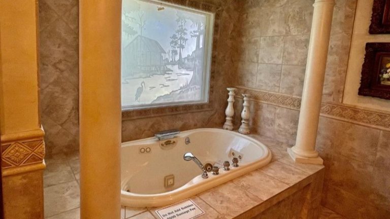 Louisiana Cajun Mansion Bed & Breakfast
