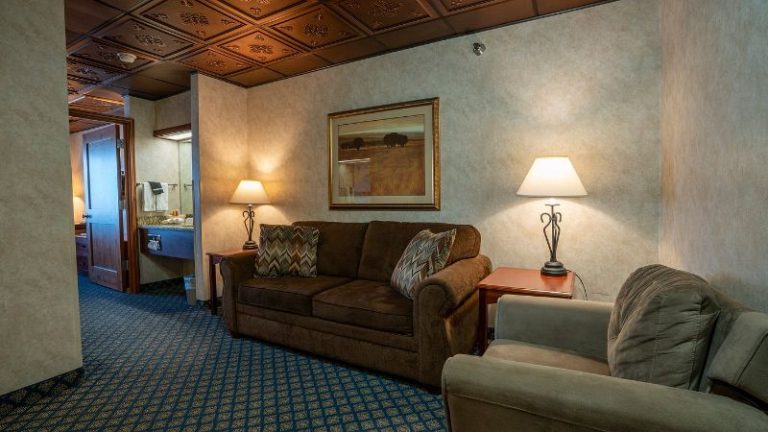 Miles City Hotel & Suites