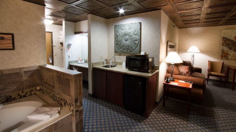 Miles City Hotel & Suites