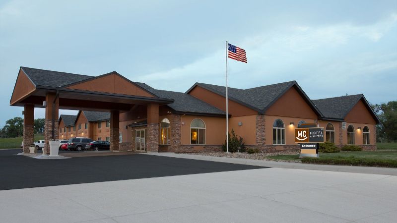 Miles City Hotel & Suites, room with private jacuzzi, photo 7