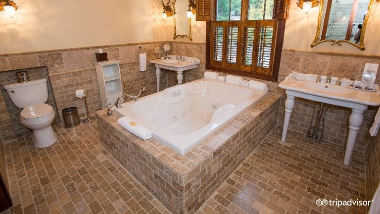 Mirror Lake Inn Resort & Spa