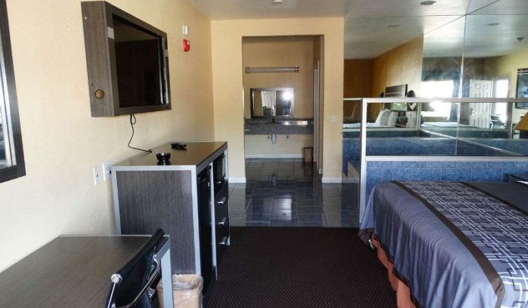 Motel 6 Houston, TX – Willowbrook Mall