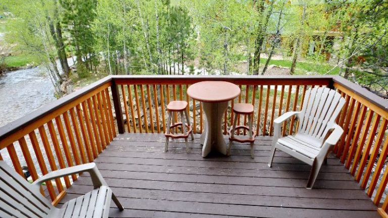 Murphy’s River Lodge