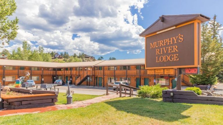 Murphy’s River Lodge