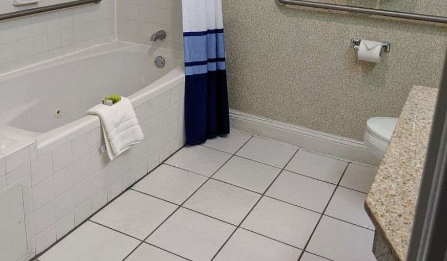 Nantasket Beach Resort, room with private jacuzzi, photo 2