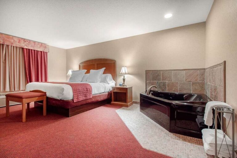 Norfolk Lodge & Suites Ascend Collection