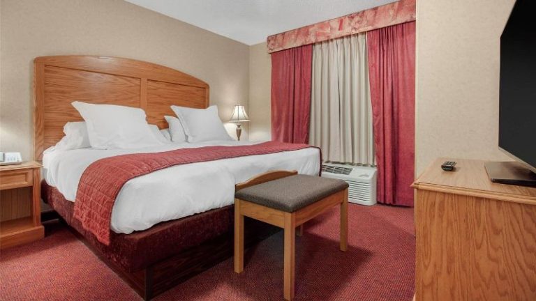 Norfolk Lodge & Suites Ascend Collection