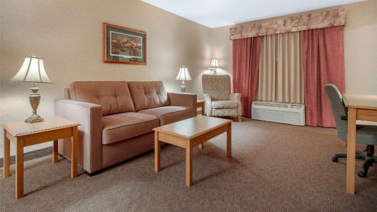 Norfolk Lodge & Suites Ascend Collection