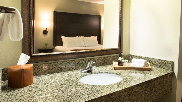 Oxford Suites Pendleton