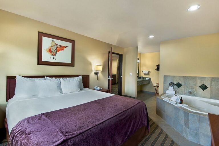 Oxford Suites Pendleton