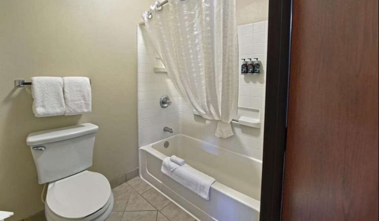 Oxford Suites Yakima
