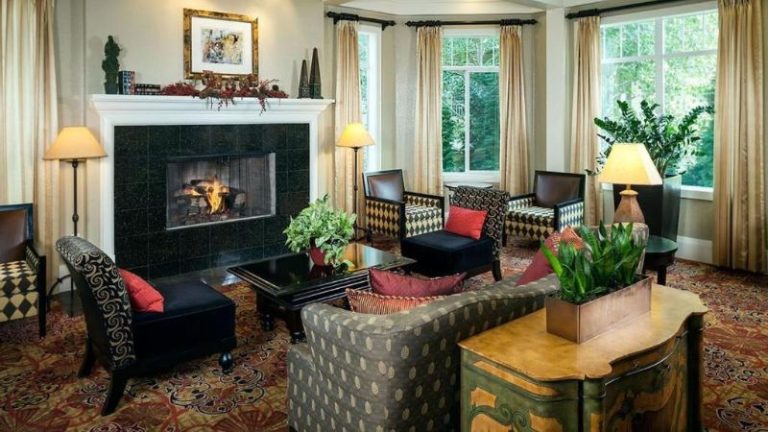 Plaza Inn And Suites At Ashland Creek