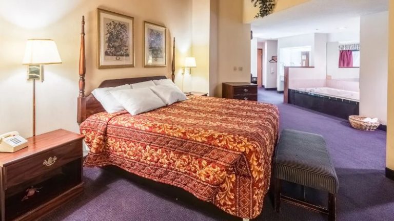 Q Express Inn & Suites