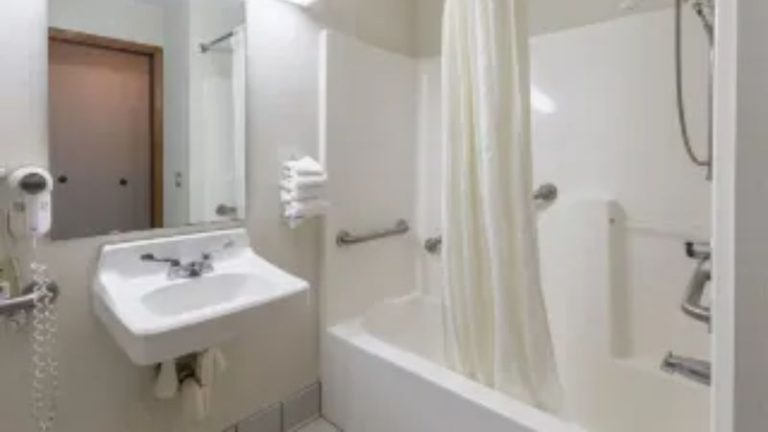 Q Express Inn & Suites