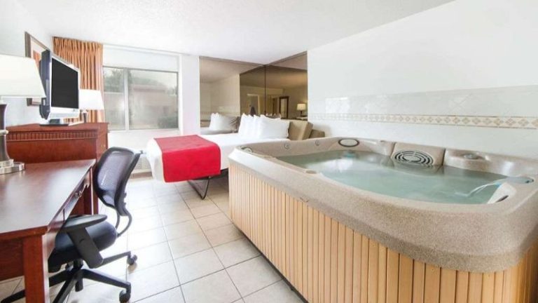 Ramada by Wyndham Enid