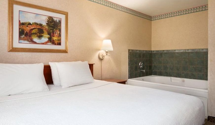 Ramada by Wyndham Kent Seattle Area