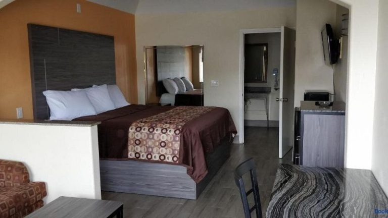 Regency Inn and Suites Galena Park