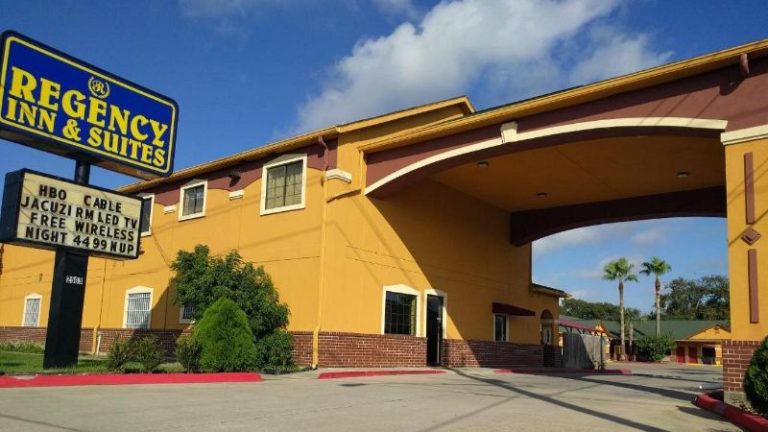 Regency Inn and Suites Galena Park