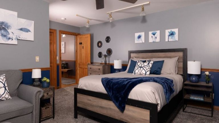 Riverboat Suites