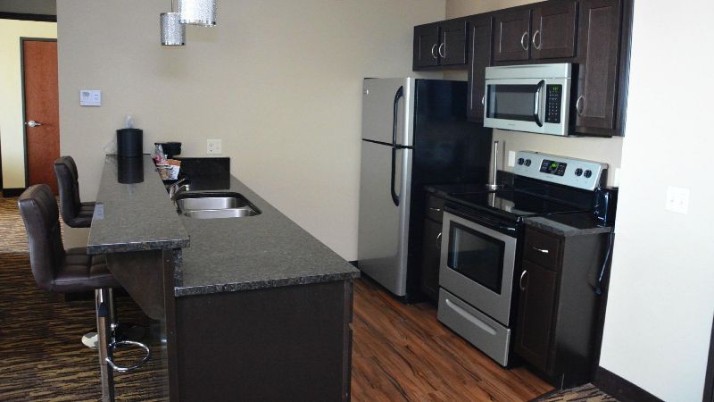 Roosevelt Inn & Suites, room with private jacuzzi, photo 6