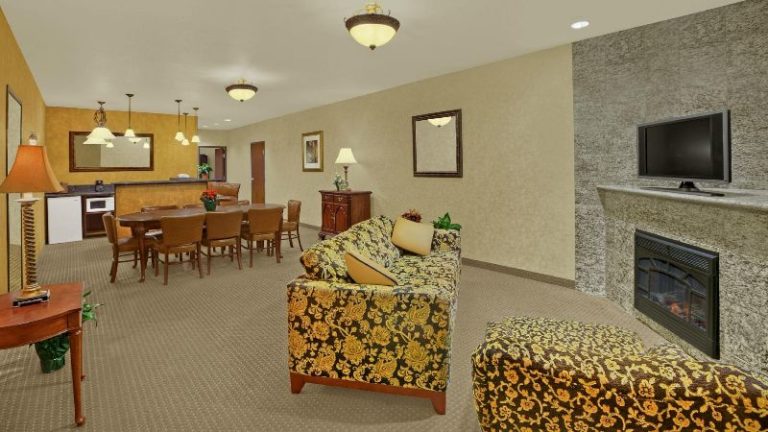 Rushmore Express Inn & Family Suites